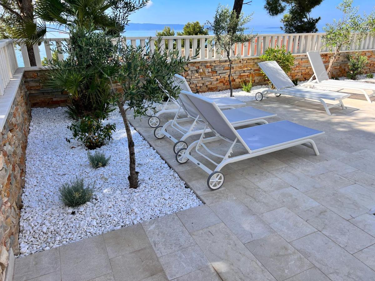 Luxury Beachfront Villa Carlisa Чіово Екстер'єр фото