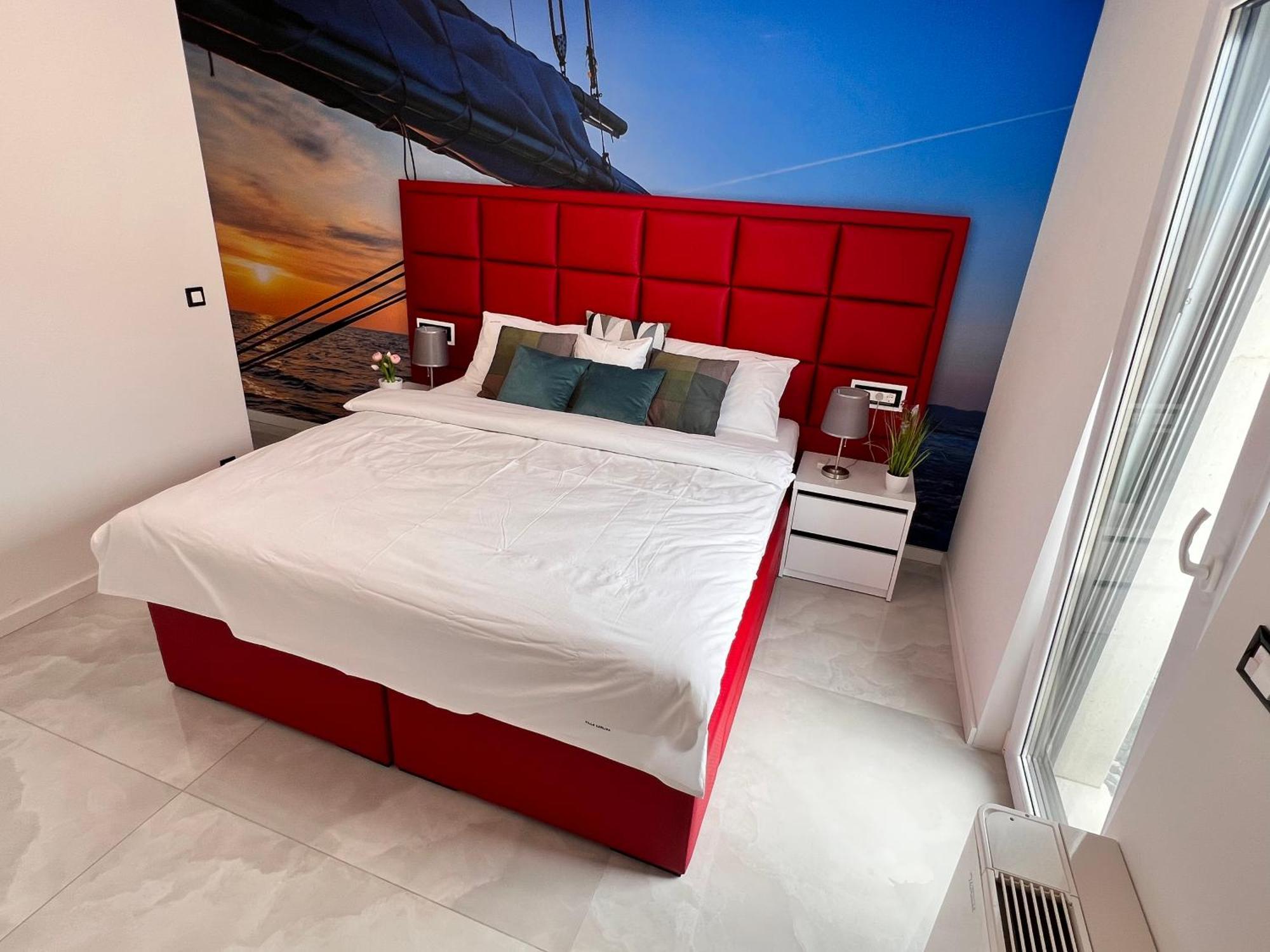 Luxury Beachfront Villa Carlisa Чіово Екстер'єр фото