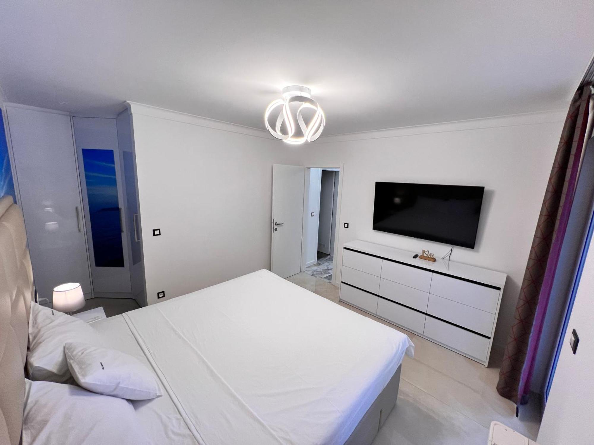 Luxury Beachfront Villa Carlisa Чіово Екстер'єр фото
