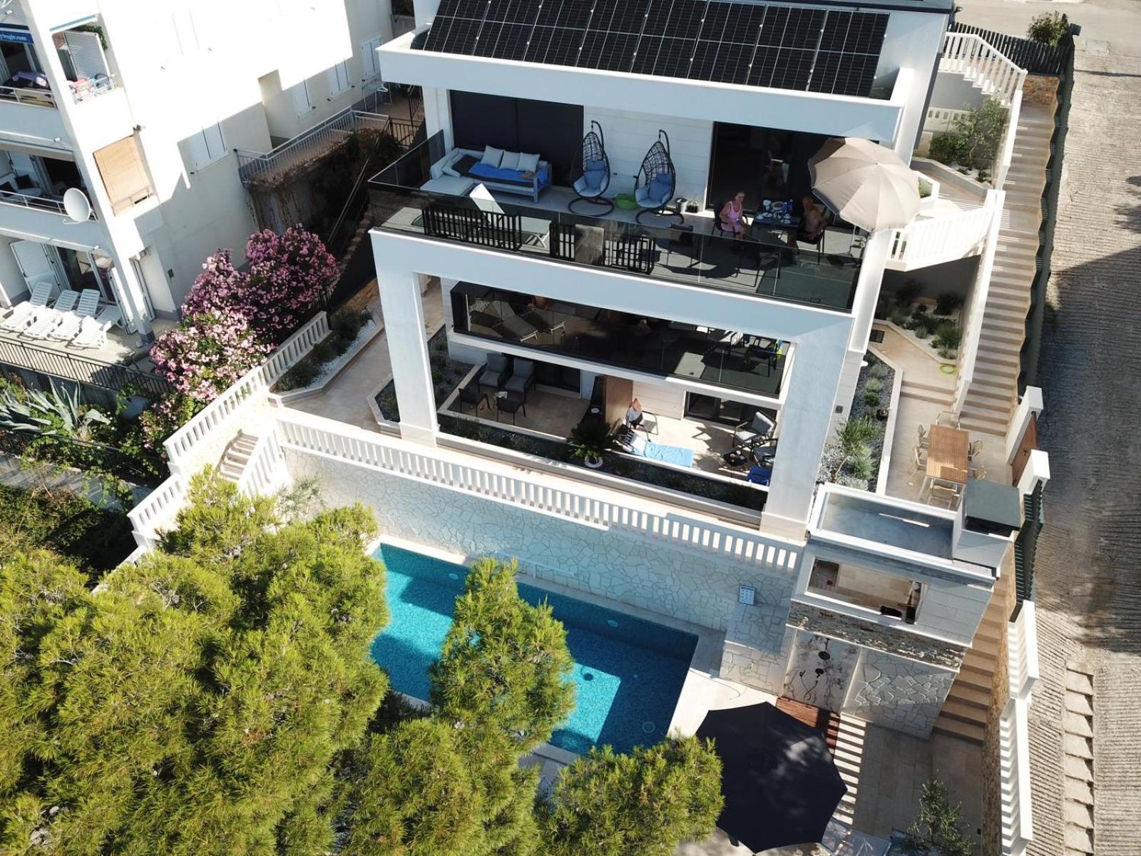 Luxury Beachfront Villa Carlisa Чіово Екстер'єр фото