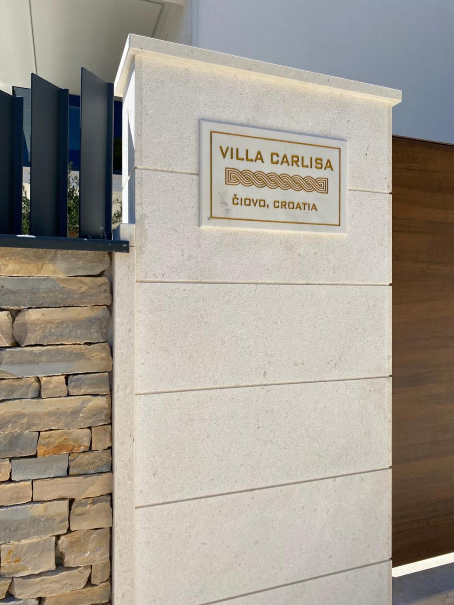 Luxury Beachfront Villa Carlisa Чіово Екстер'єр фото